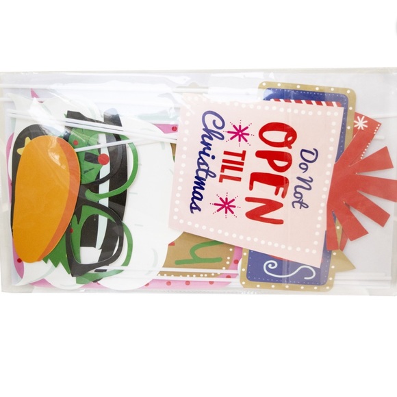 Holiday Time 10 Piece Christmas Photo Booth Prop Kit with Back Drop NWT - Picture 4 of 11